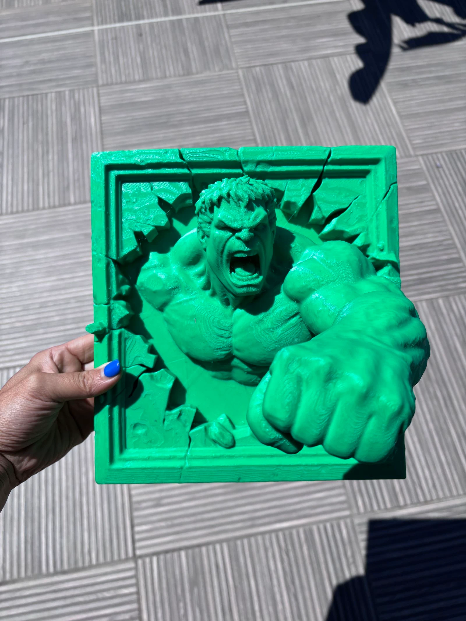 Cadre hulk en relief 24 sur 22 sur 17 cm💚 – photo 3